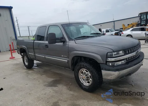 2000 Chevrolet Silverado K2500 z USA, uszkodzony, nr VIN 1GCGK29U0YE408569